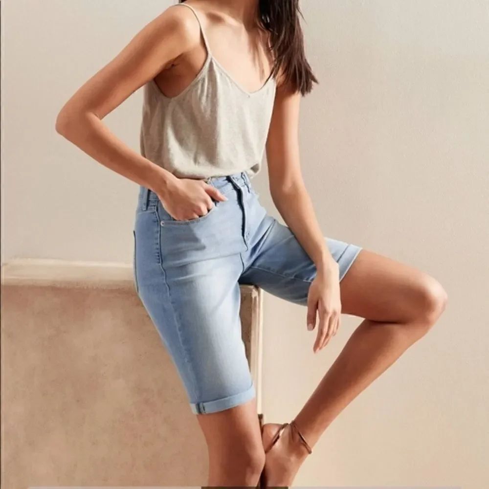 Banana Republic High-Rise Light Wash Denim Short - 10 inch inseam